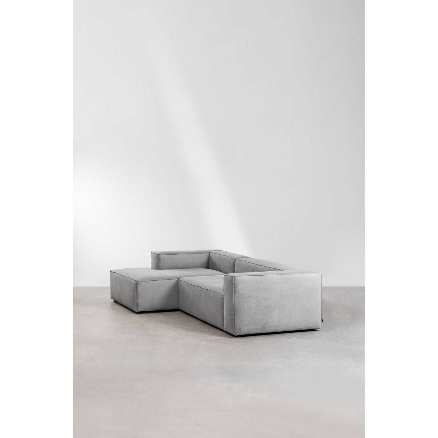 Kampinė sofa ALMA, kairė pusė, šviesiai pilka spalva, 301 cm